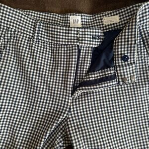 Like new GAP “signature skinny ankle” plaid trousers, women’s size 6